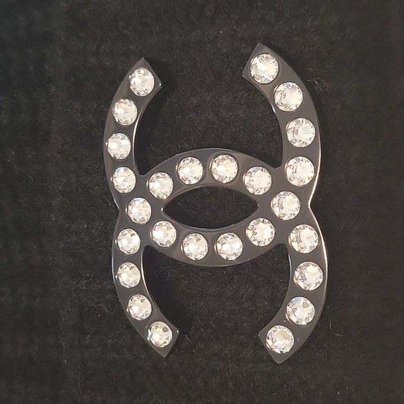 Chanel black cashmere beanie - Picture 2 of 6